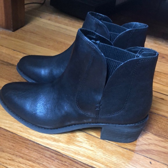 me too Shoes - Black Leather Booties